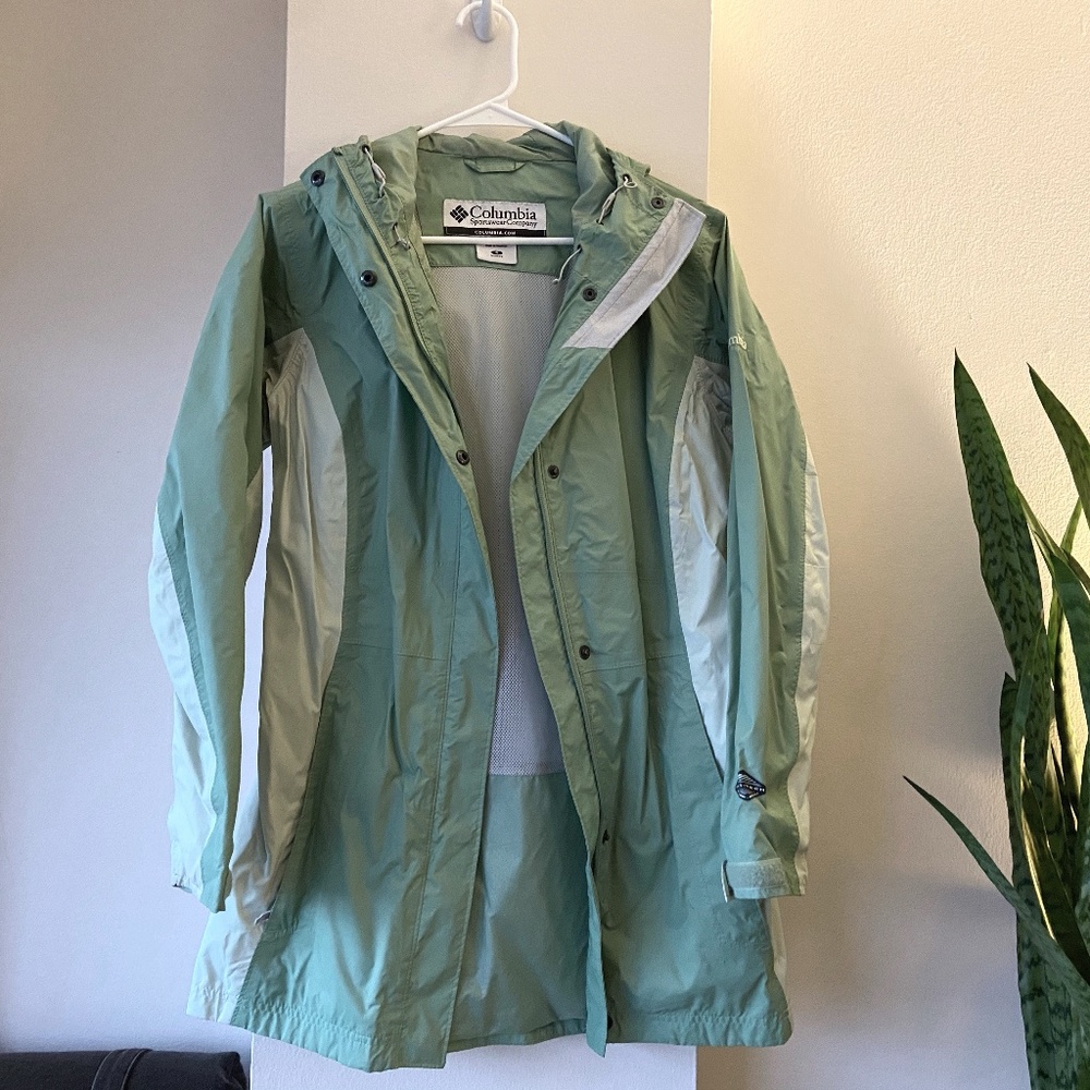 Columbia Rain Coat